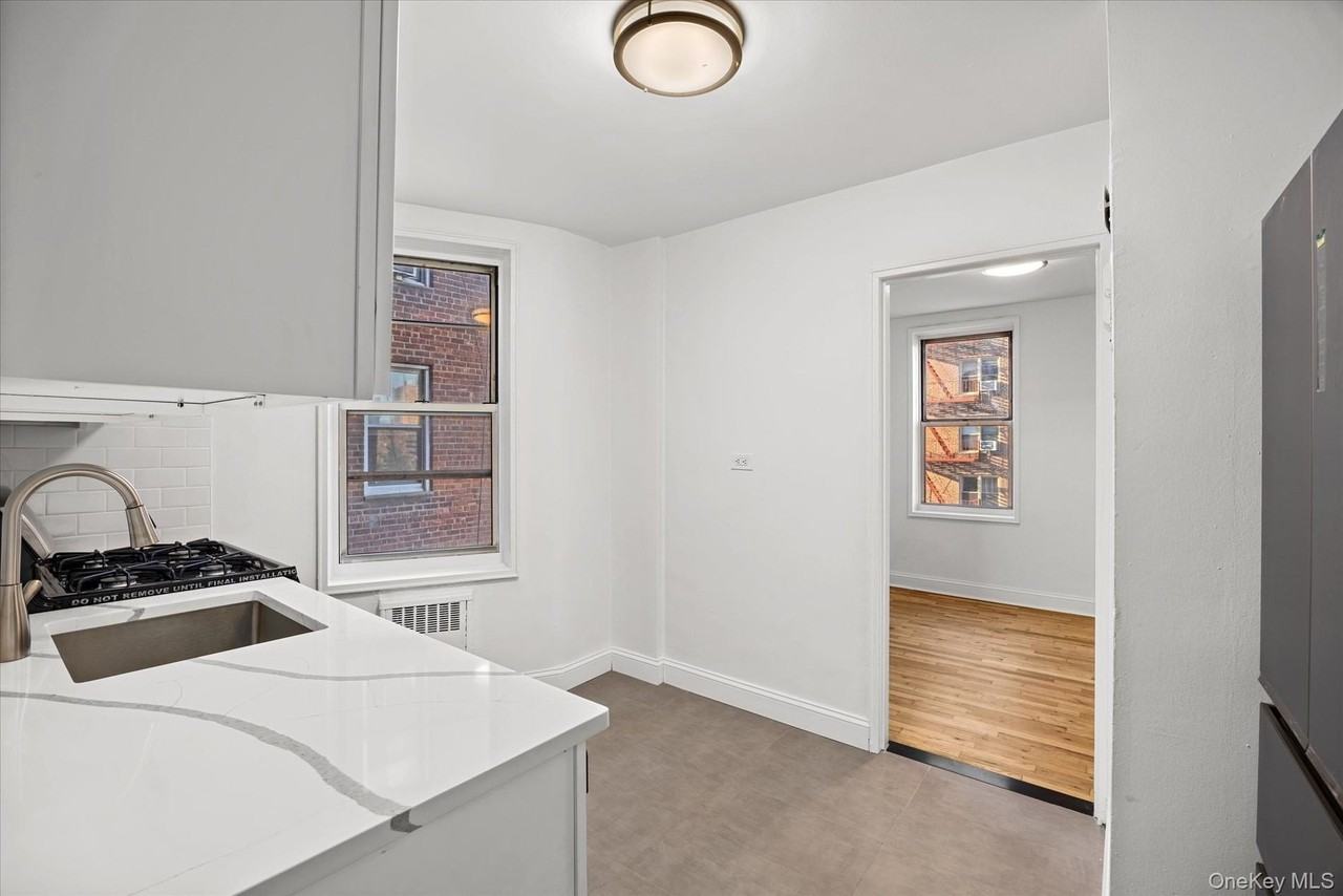 6730 Clyde St #3B - Photo 3 of 16