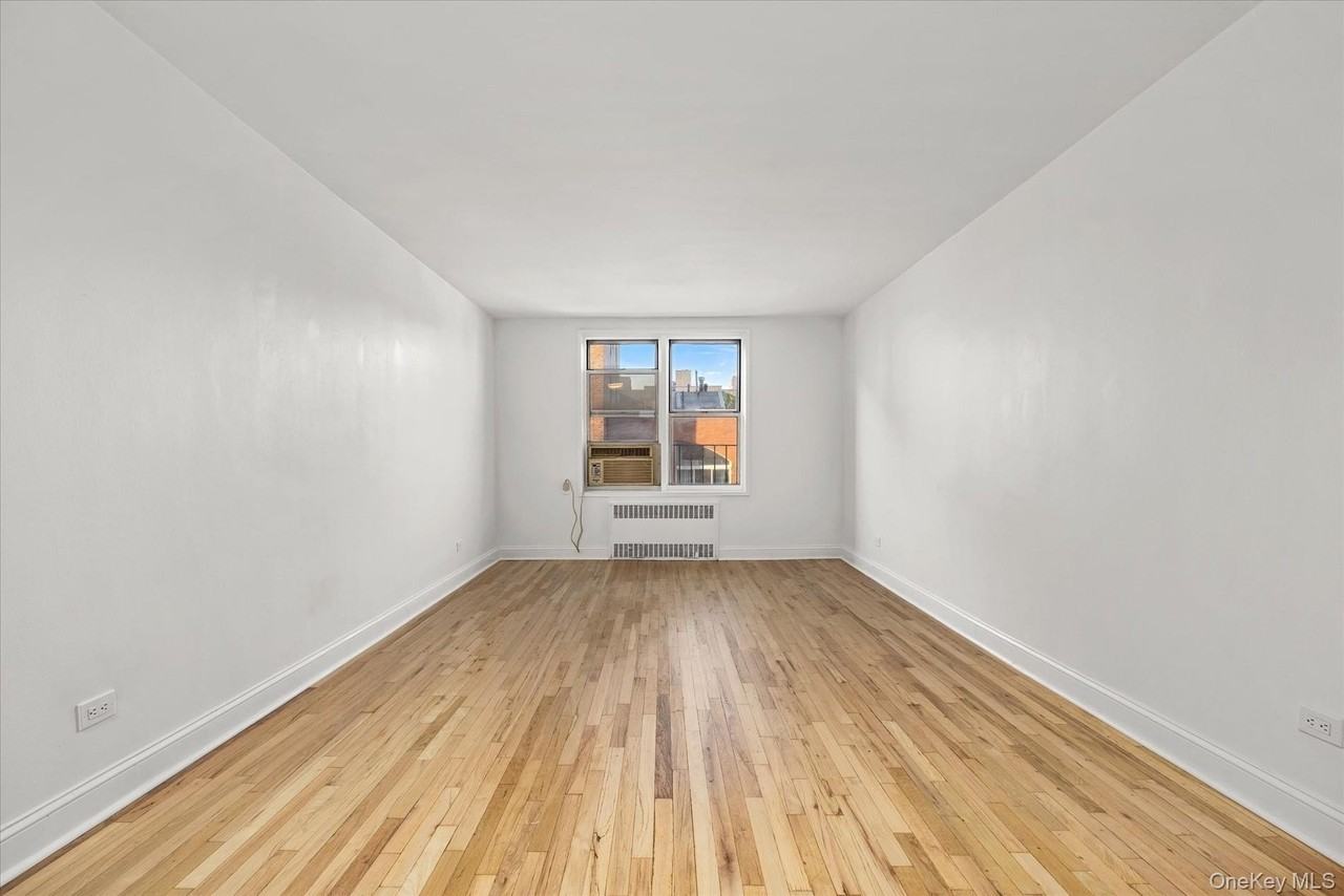 6730 Clyde St #3B - Photo 7 of 16