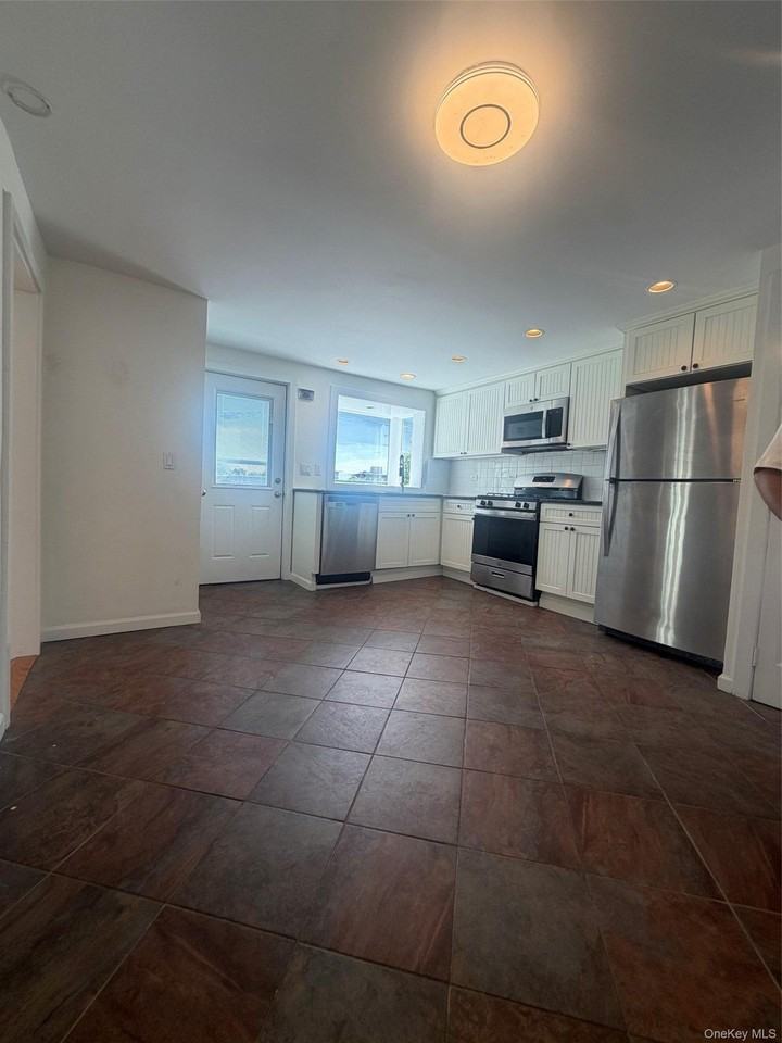 3 Hewlett St - Photo 7 of 20