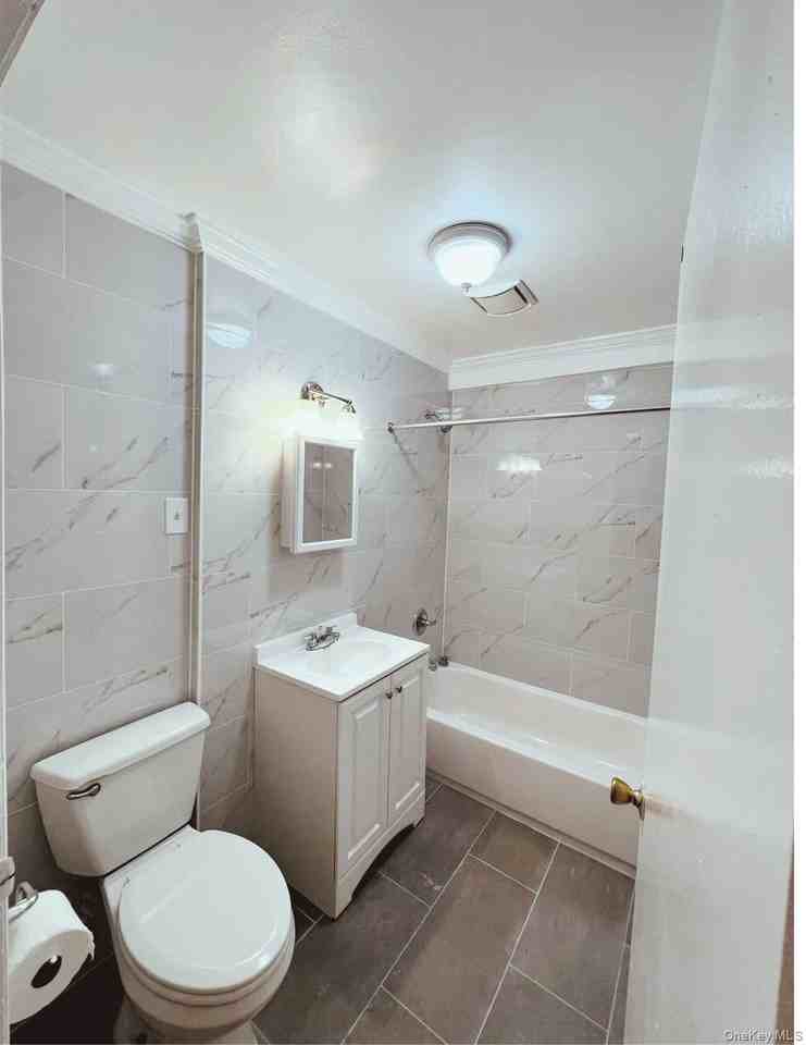 6422 Wetherole St #1stFL - Photo 5 of 8