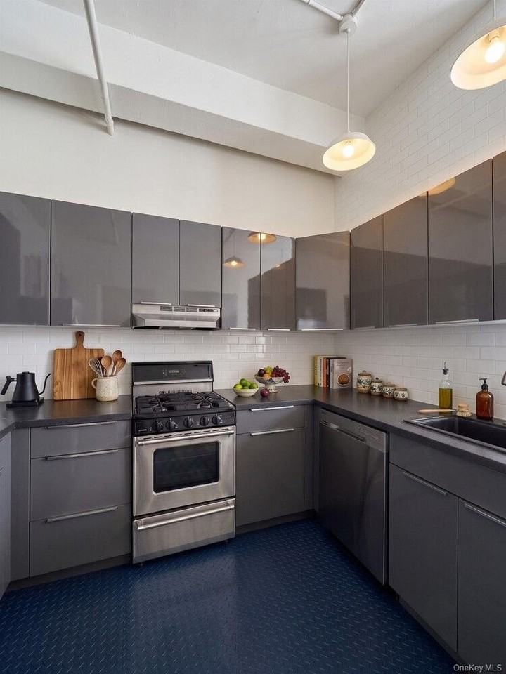 249 W 29th St #3E - Photo 5 of 9
