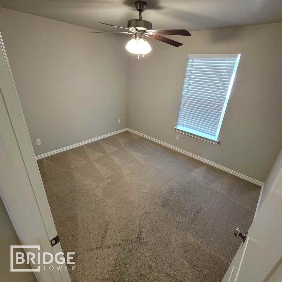 1009 W Golden Ln - Photo 6 of 18