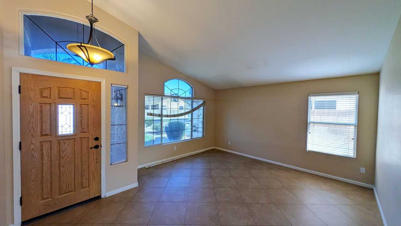 929 N Quail Ln - Photo 5 of 40