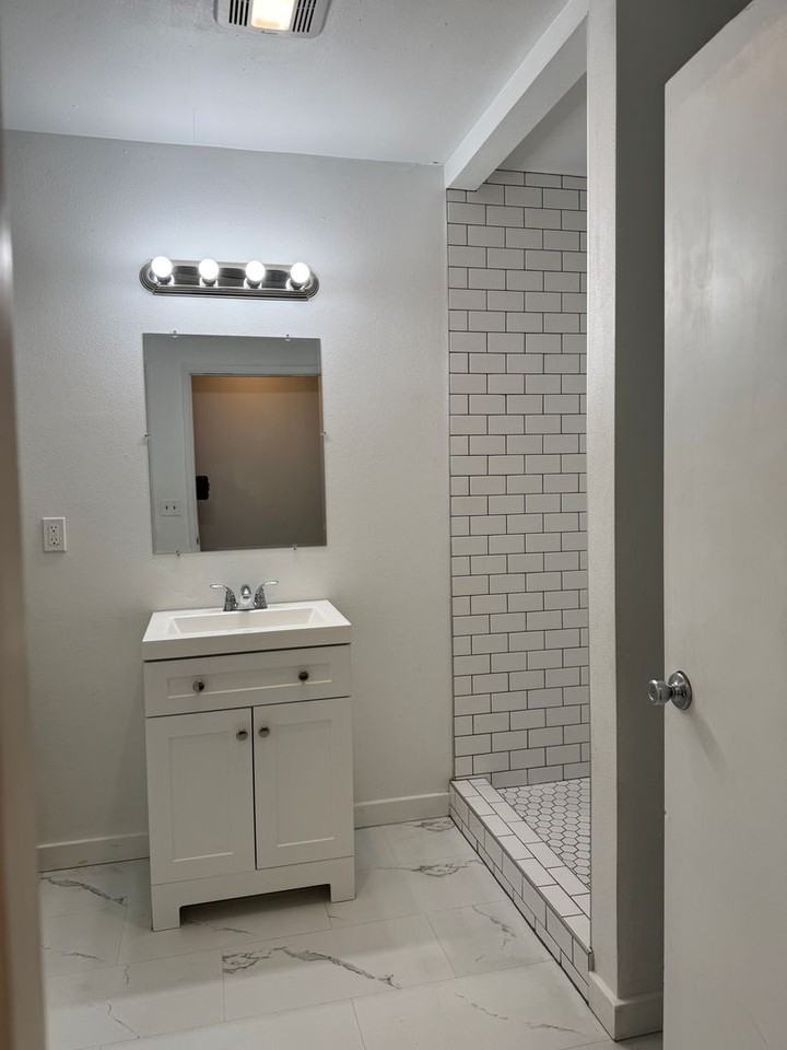 3358 Richard Ave - Photo 5 of 23