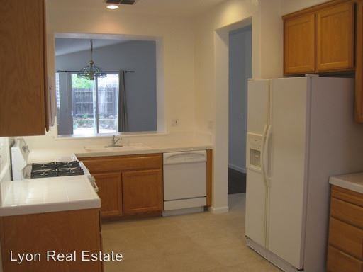 3203 Europa St - Photo 2 of 5