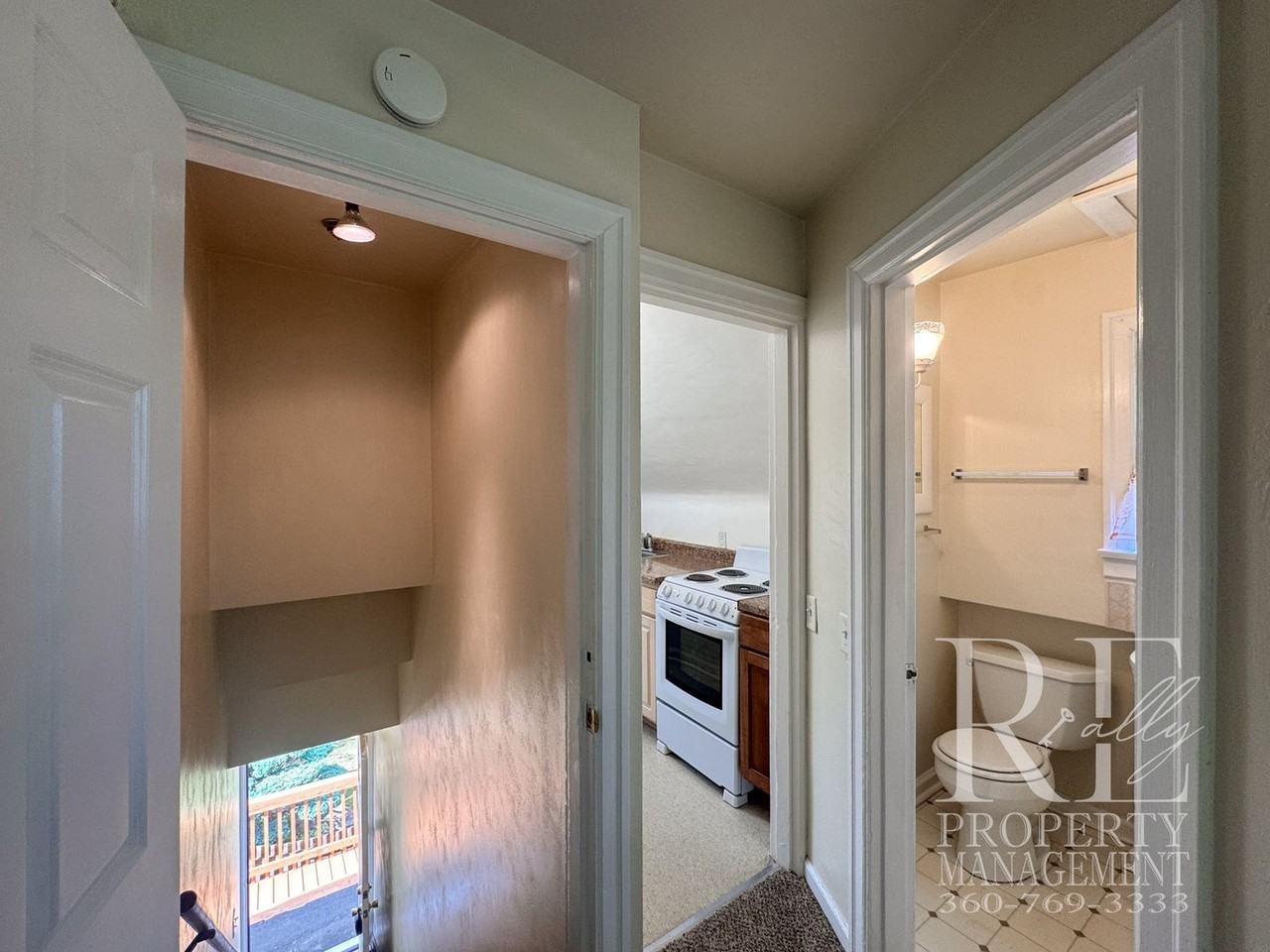 1540 N Callow Ave #C - Photo 4 of 15