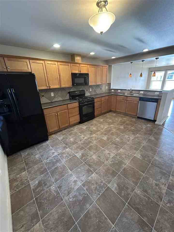 206 Walnut Grove Ct - Photo 4 of 15