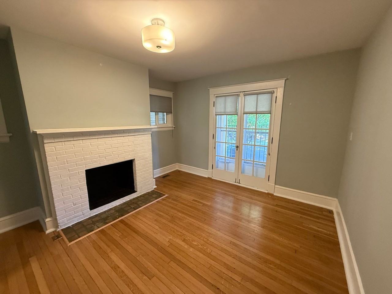 139 S Colonial Ave - Photo 2 of 14