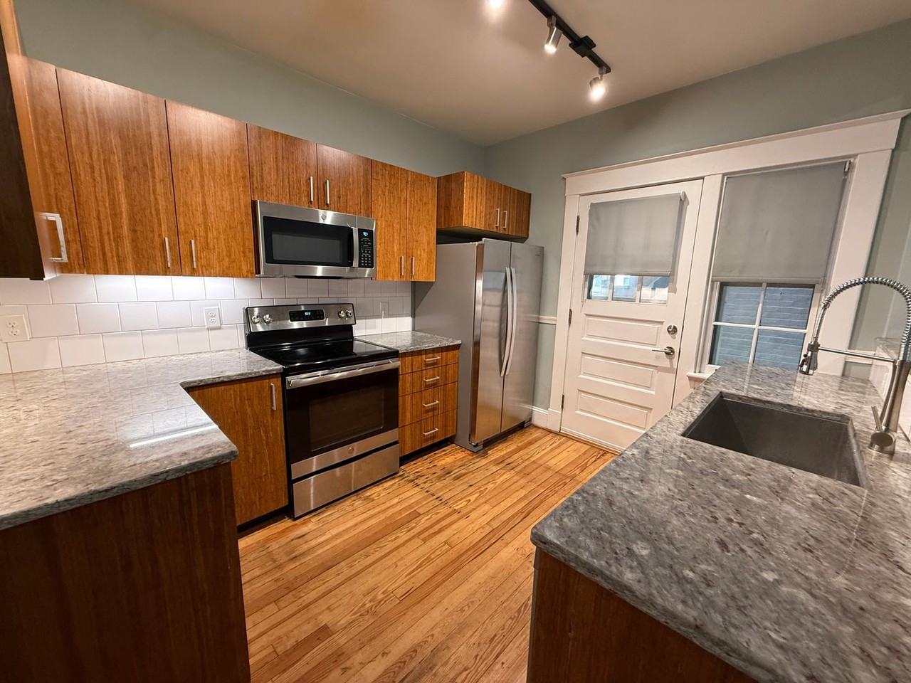 139 S Colonial Ave - Photo 6 of 14