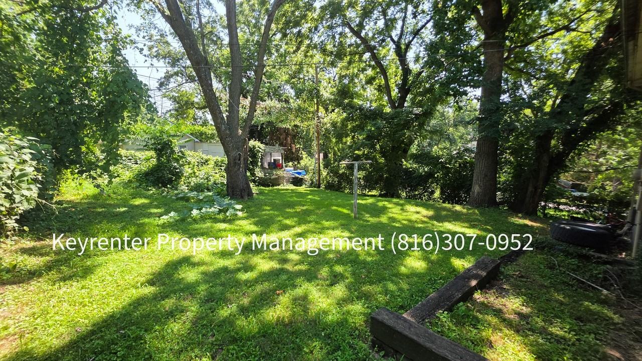 9307 E 15th St S - Photo 7 of 18