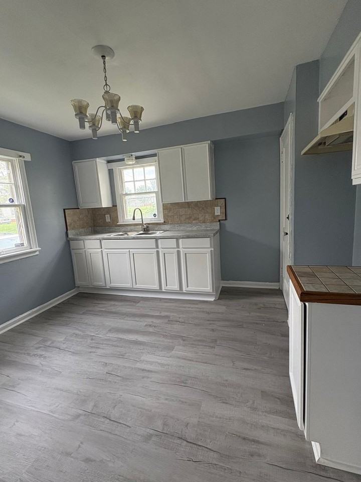127 Melwood Ave - Photo 3 of 6