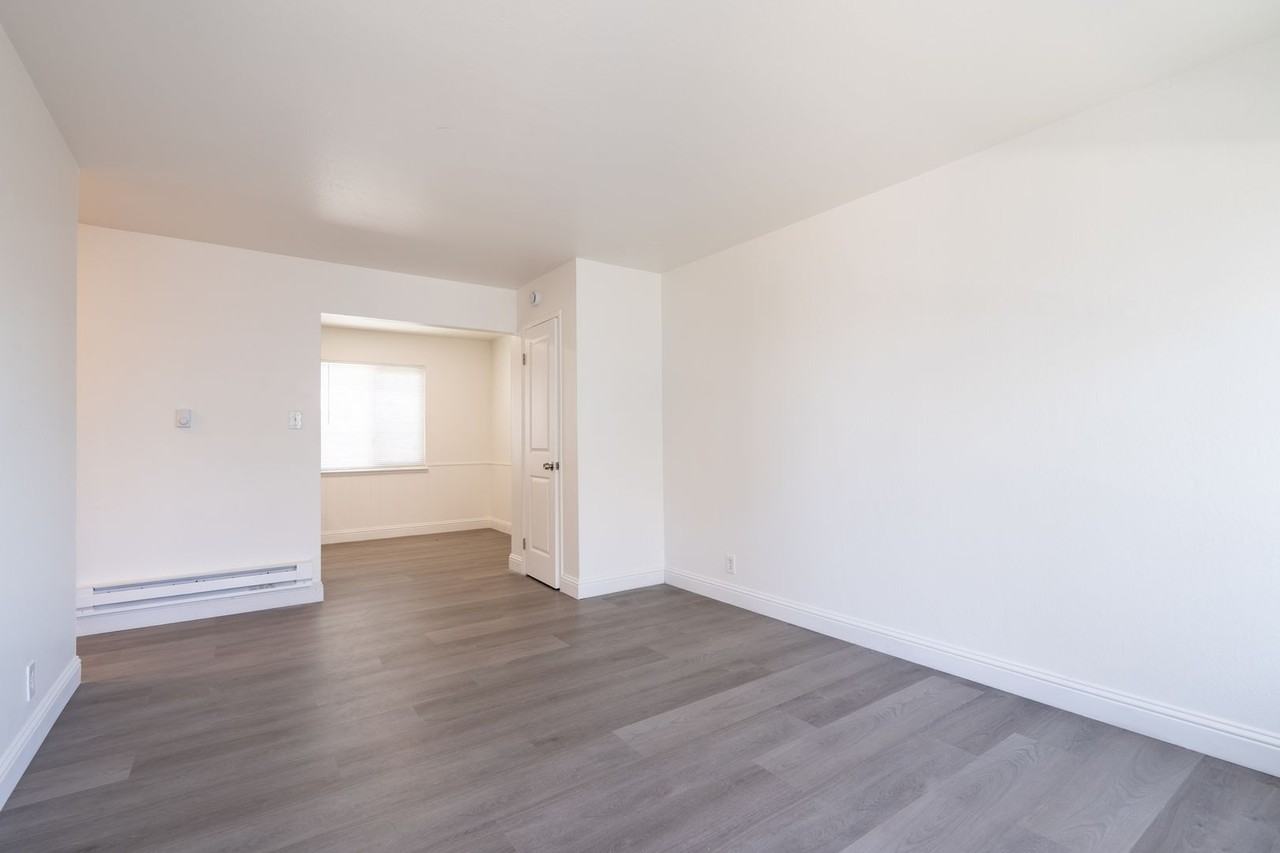 2633 E 16th St - Photo 2 of 20
