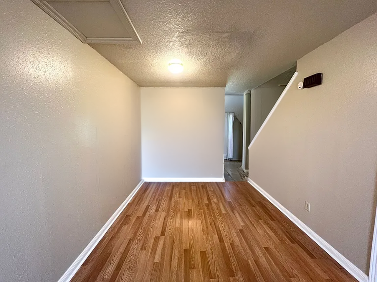 2427 Robley Dr - Photo 2 of 9