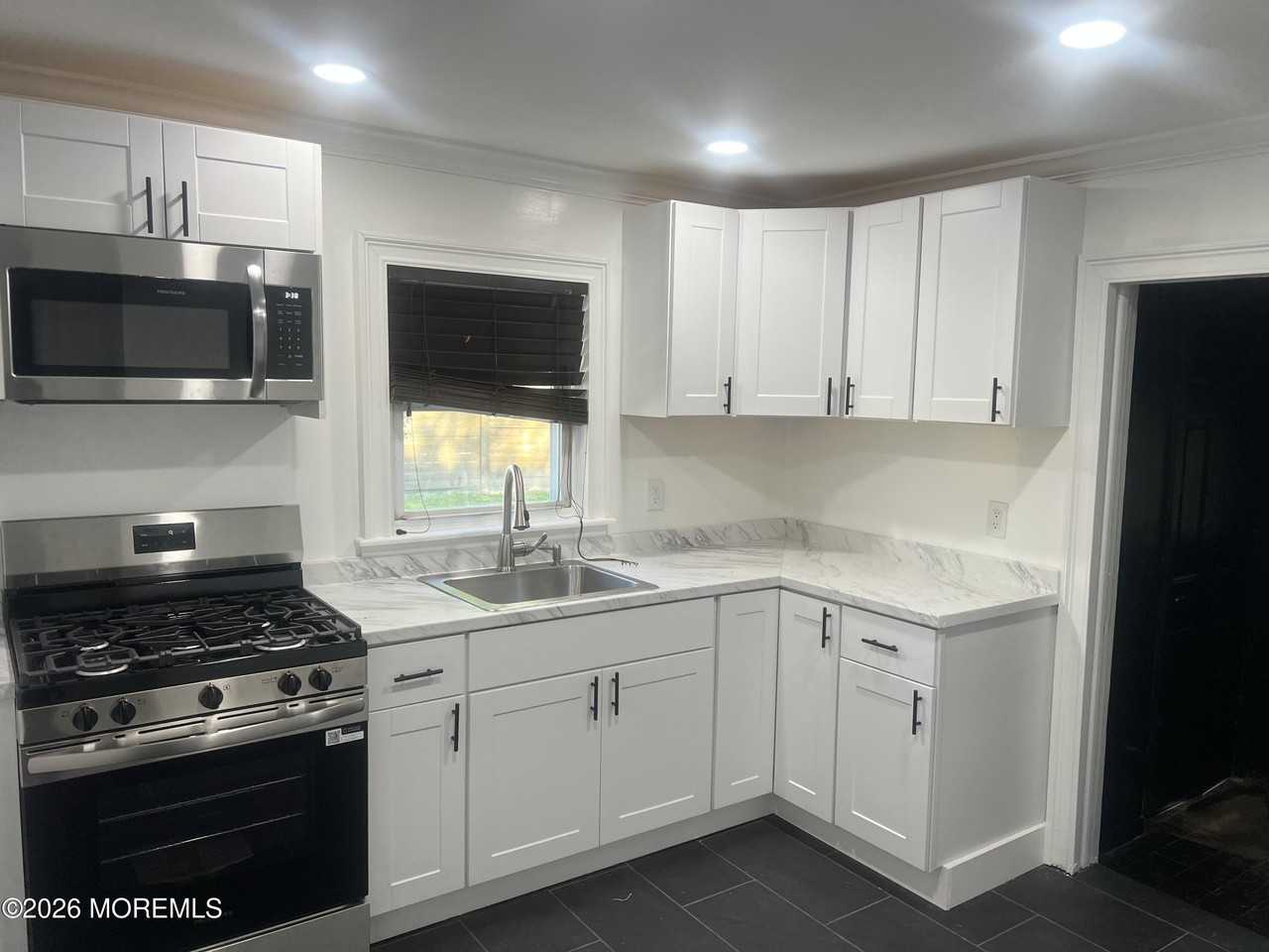 1224 Washington Ave - Photo 6 of 14