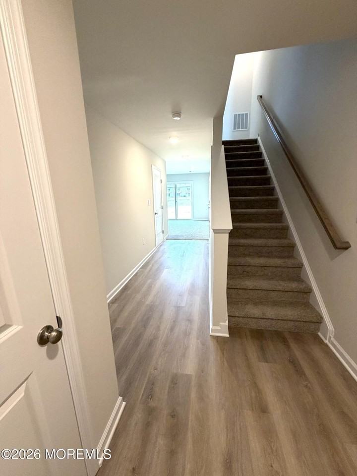 Essex Dr - Photo 6 of 16