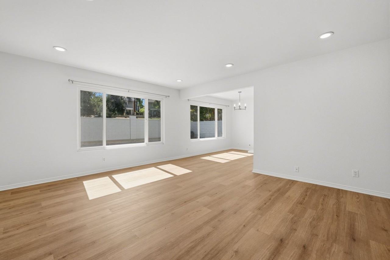 5658 Slicers Cir - Photo 5 of 39