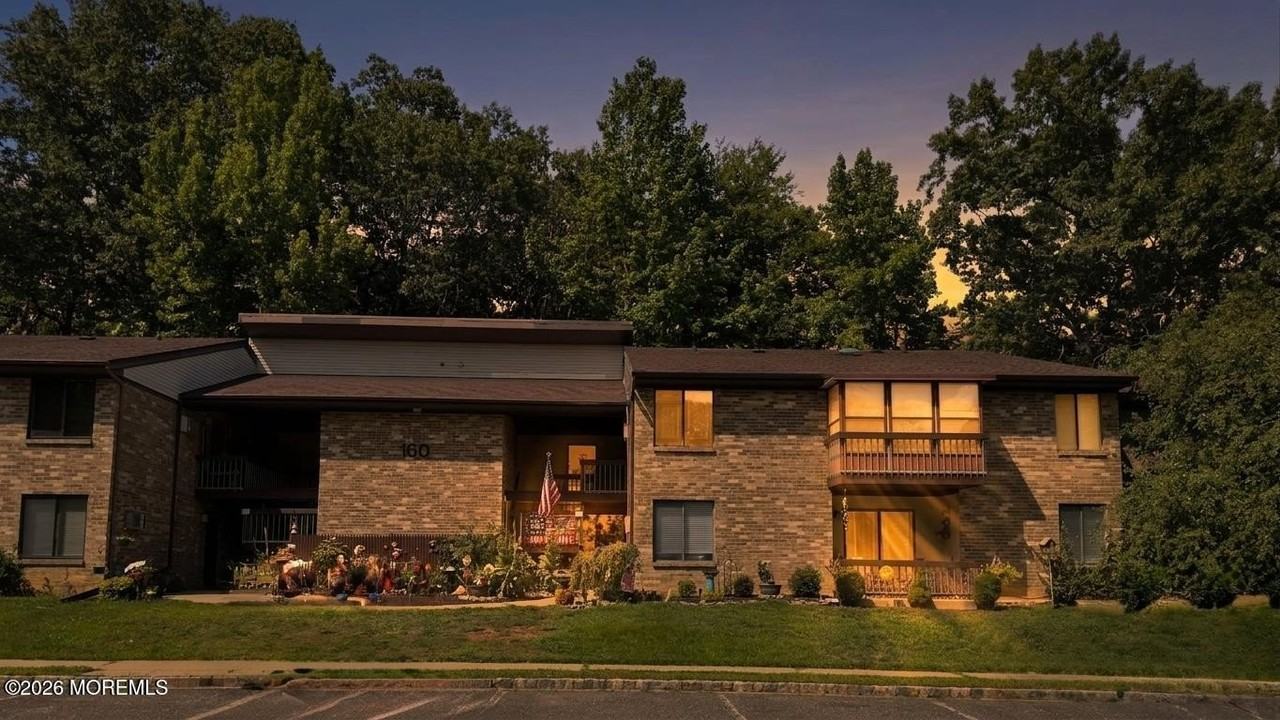160 Cross Slope Ct #J - Photo 3 of 24