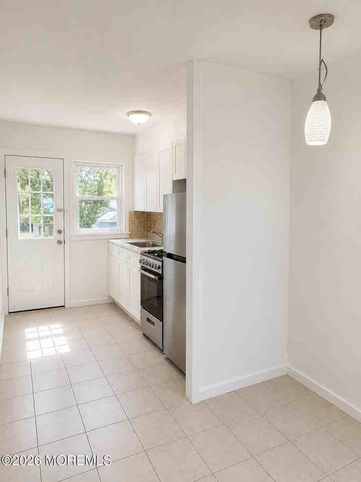 23 Degraw Ave #25 - Photo 5 of 7