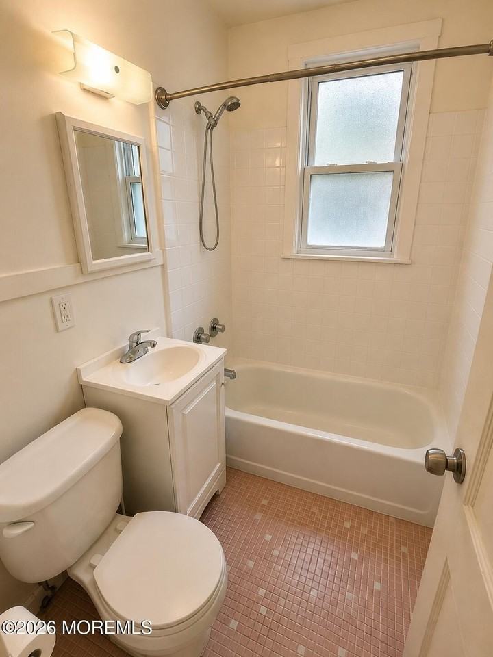 23 Degraw Ave #25 - Photo 7 of 7