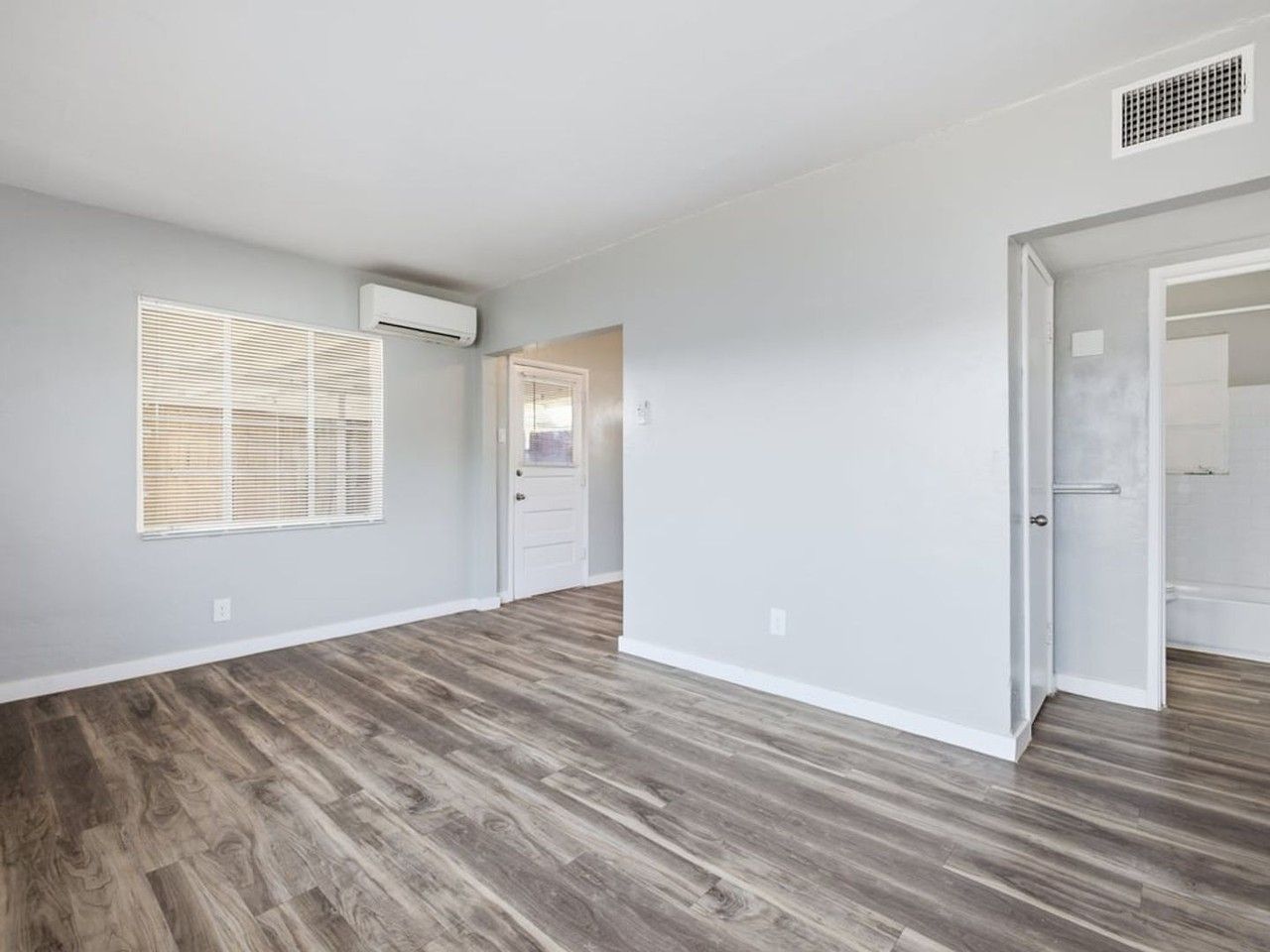 2120 N Forgeus Ave #B - Photo 6 of 20