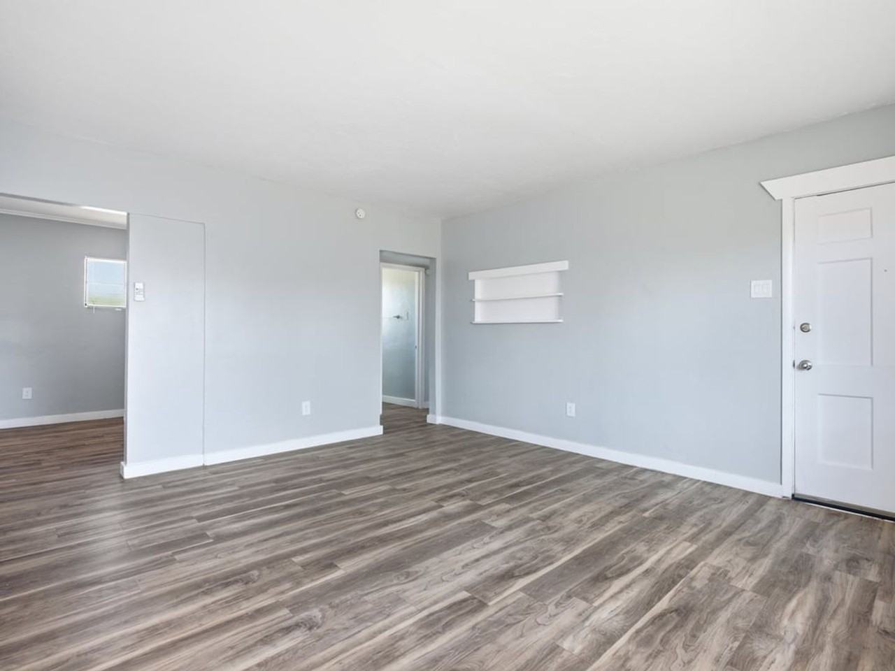 2130 N Forgeus Ave #B - Photo 4 of 19
