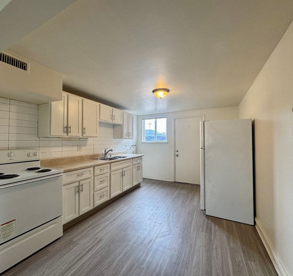 5365 W 3rd Pl #2 - Photo 3 of 10