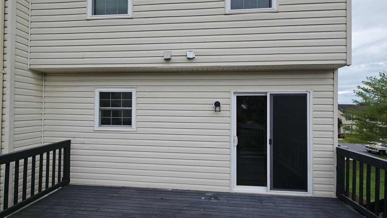 20140 Daniels Cir - Photo 3 of 34