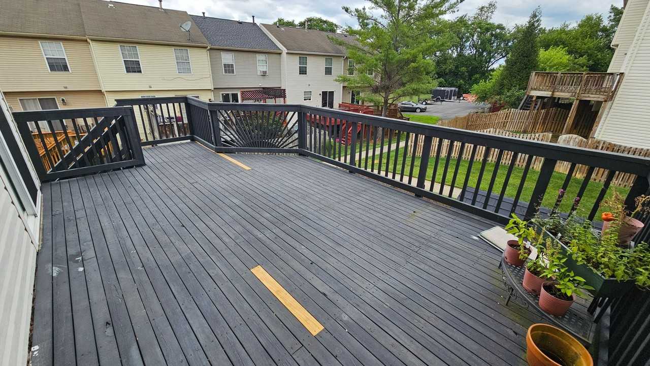 20140 Daniels Cir - Photo 4 of 34