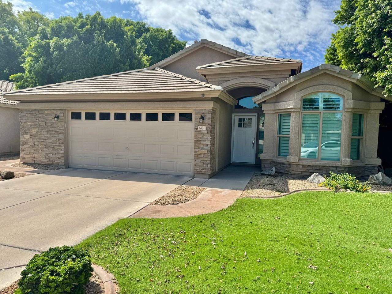 1401 W Blue Ridge Ct - Photo 2 of 46