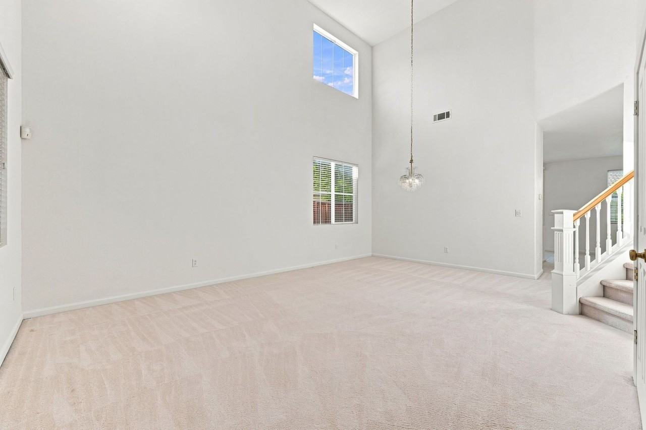 5486 Benttree Way - Photo 4 of 43