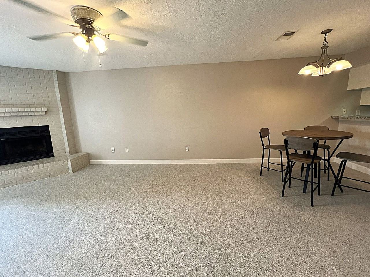 1911 Country Village Blvd #B - Photo 5 of 21