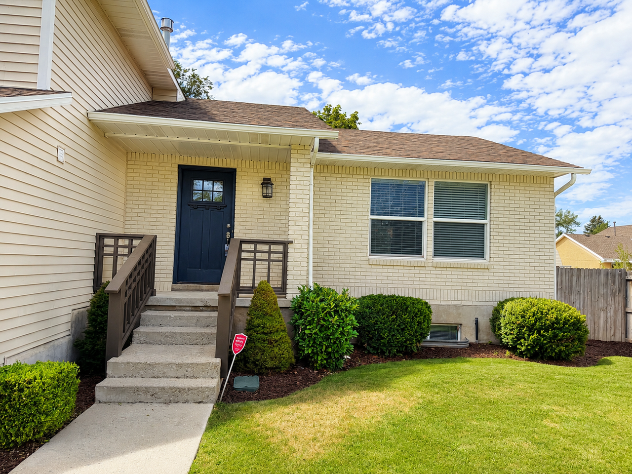 1564 E Hidden Valley Dr - Photo 3 of 43