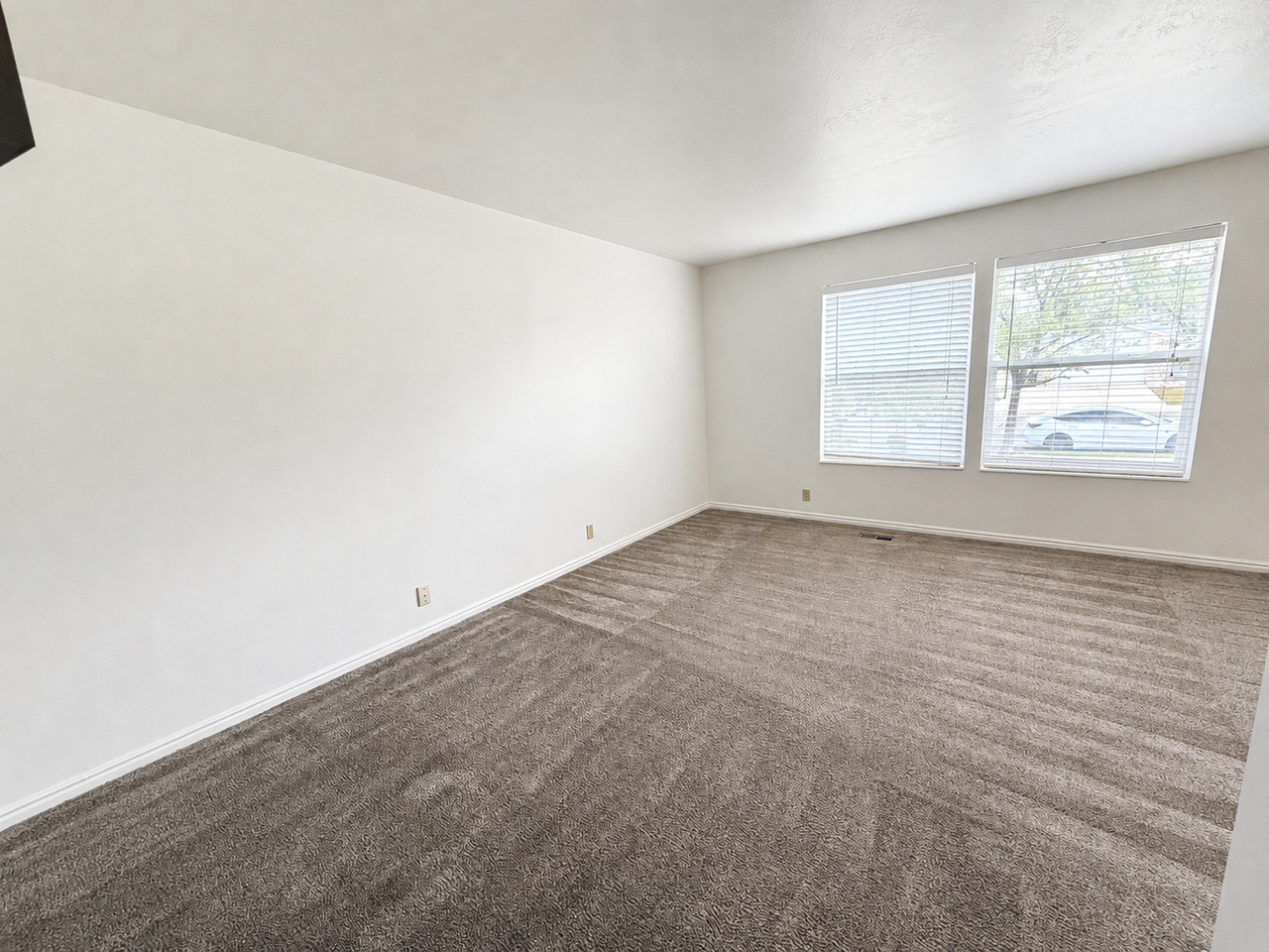 1564 E Hidden Valley Dr - Photo 7 of 43