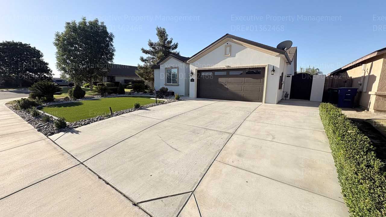 8905 Cadbury Dr - Photo 2 of 50