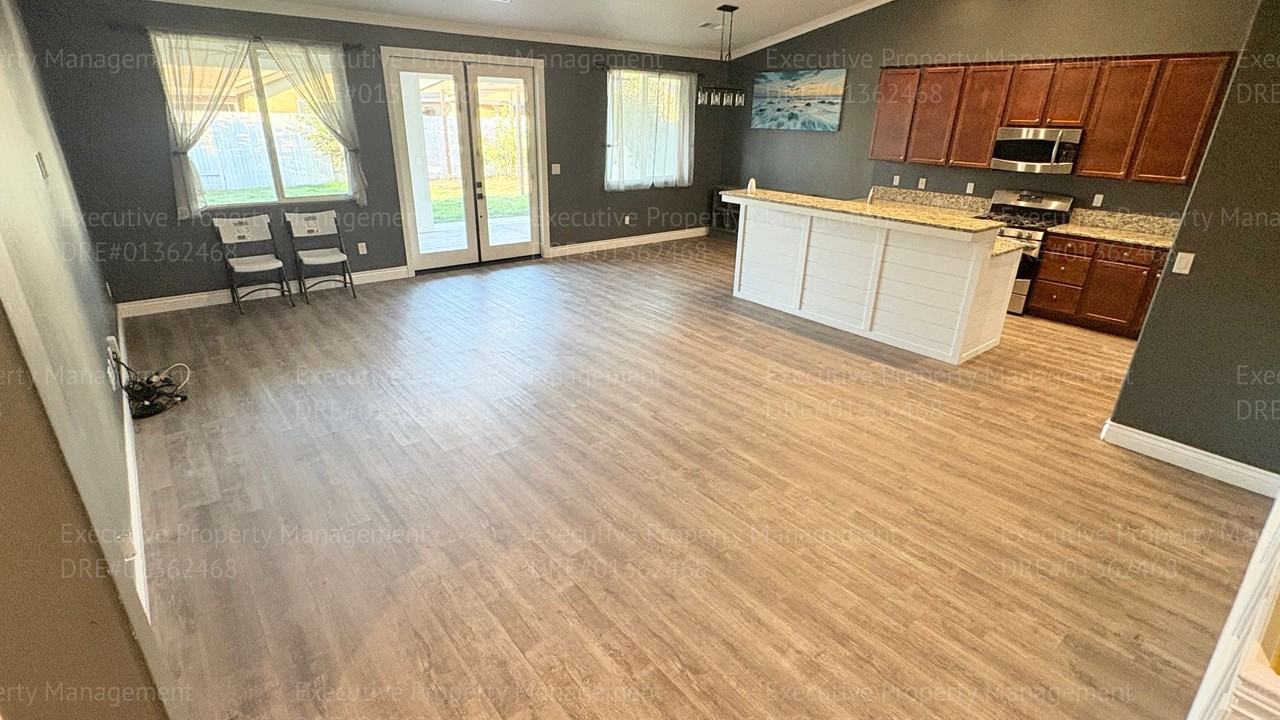 8905 Cadbury Dr - Photo 7 of 50