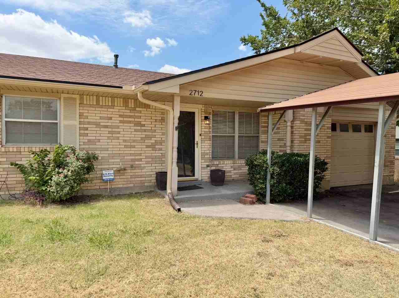 2712 Nw Hilltop Dr - Photo 3 of 29
