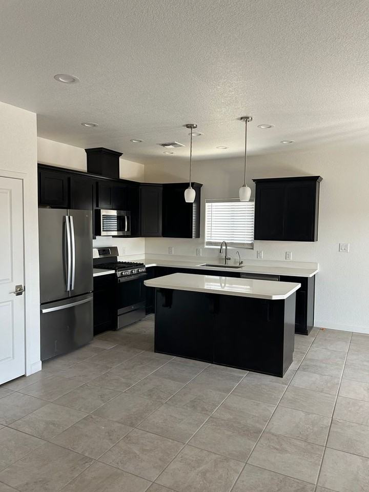 3527 S Ostrich Dr - Photo 3 of 12