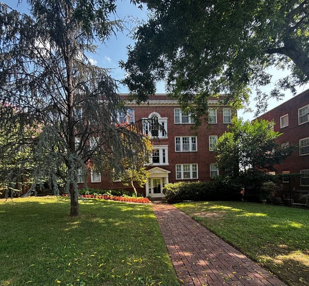 216 W 19th St