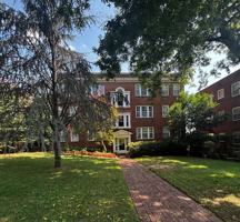 featured image of 216 W 19th St