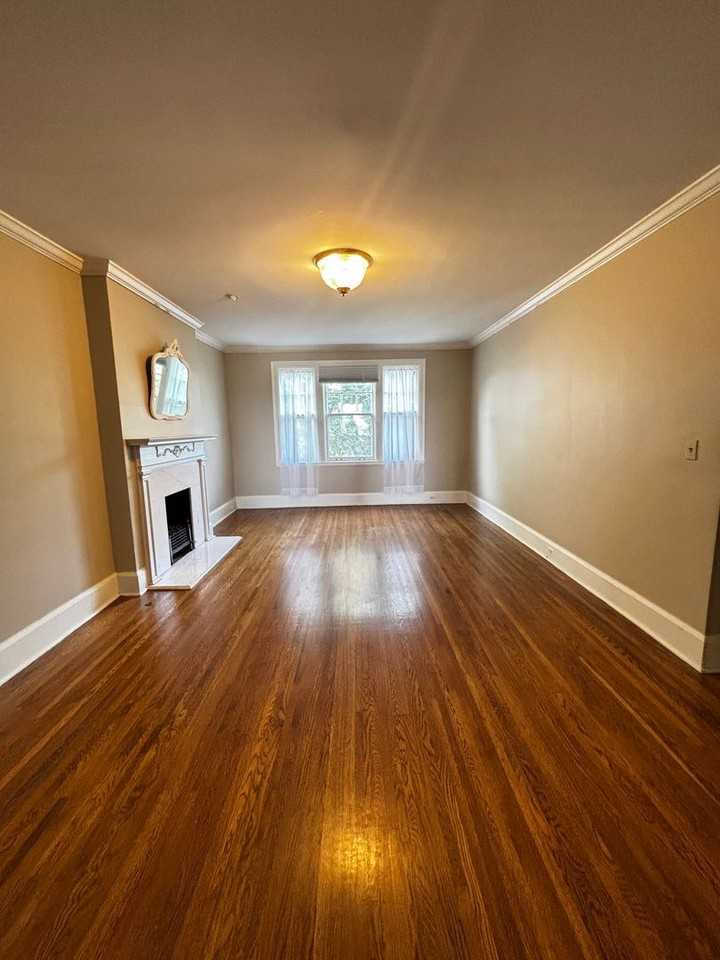 216 W 19th St - Photo 3 of 14