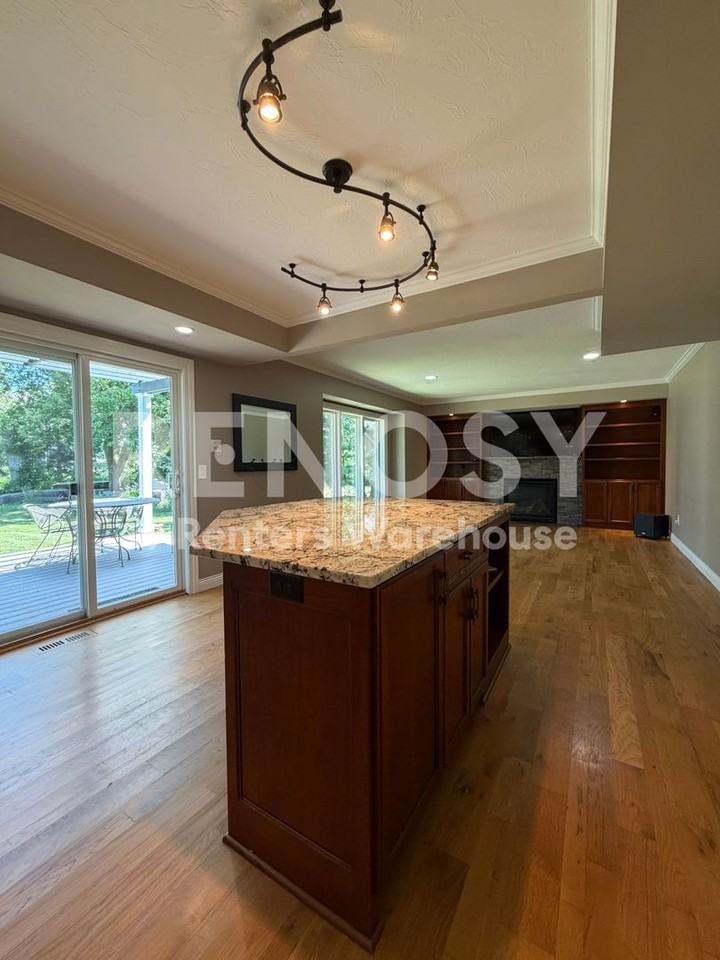 14525 Glendale Ave Se - Photo 5 of 28