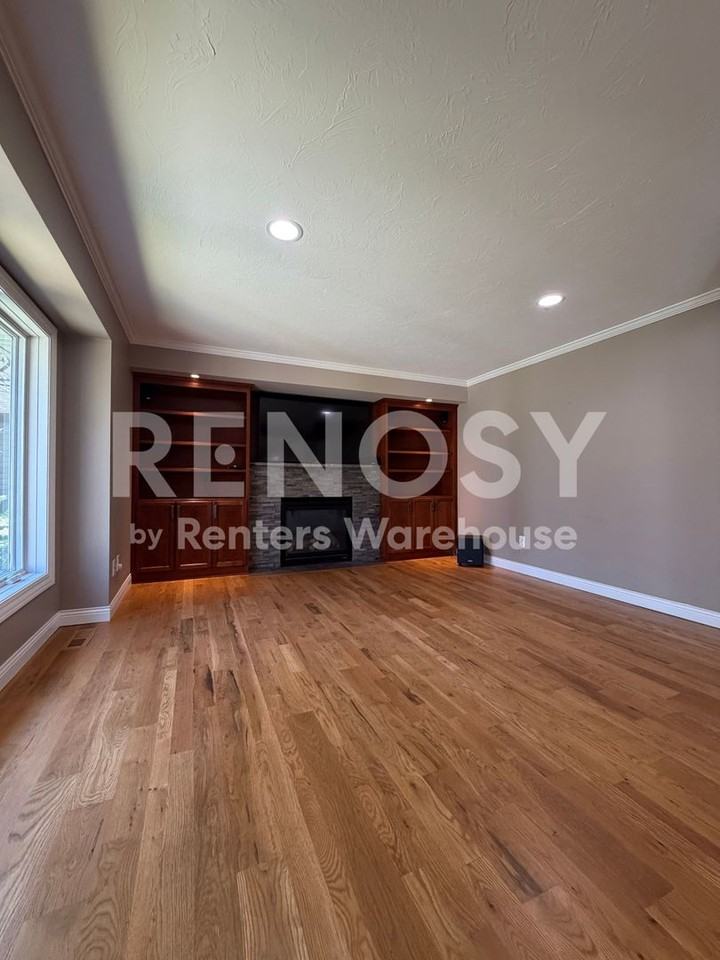 14525 Glendale Ave Se - Photo 7 of 28