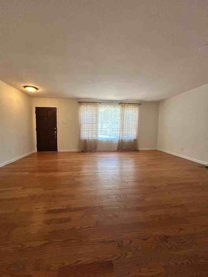 5916 Wells Rd - Photo 5 of 24