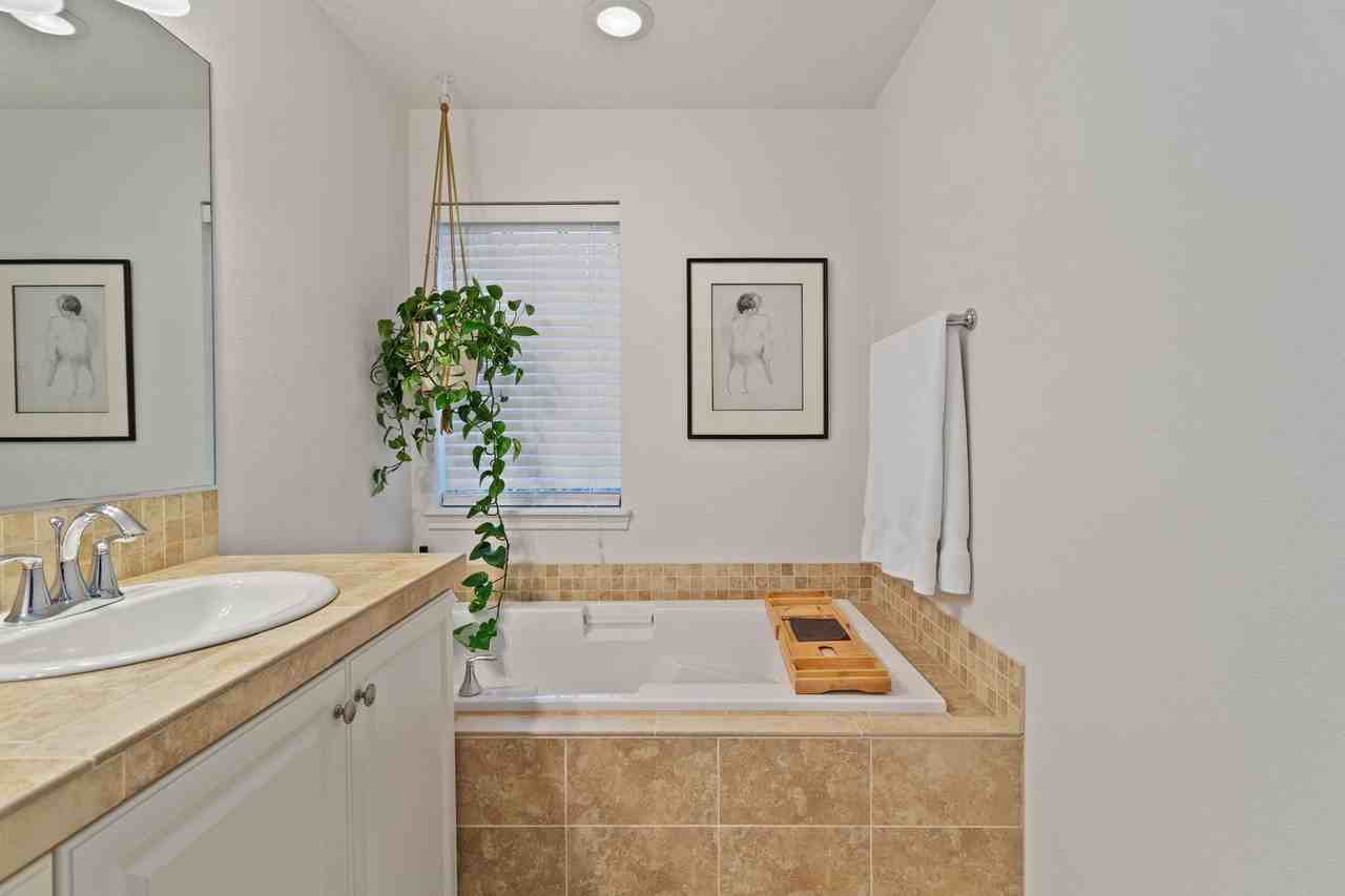 16167 Nw Centine Ln - Photo 3 of 19