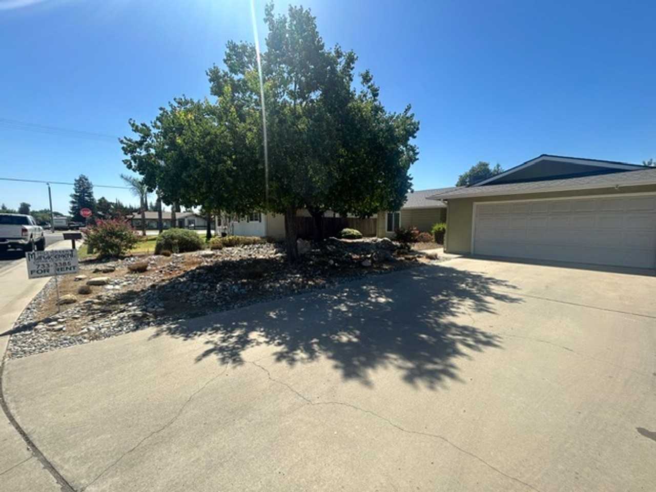 1331 W Mary Ct - Photo 2 of 23