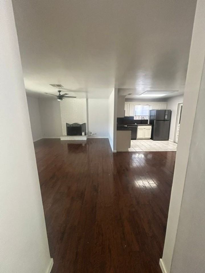 1331 W Mary Ct - Photo 5 of 23