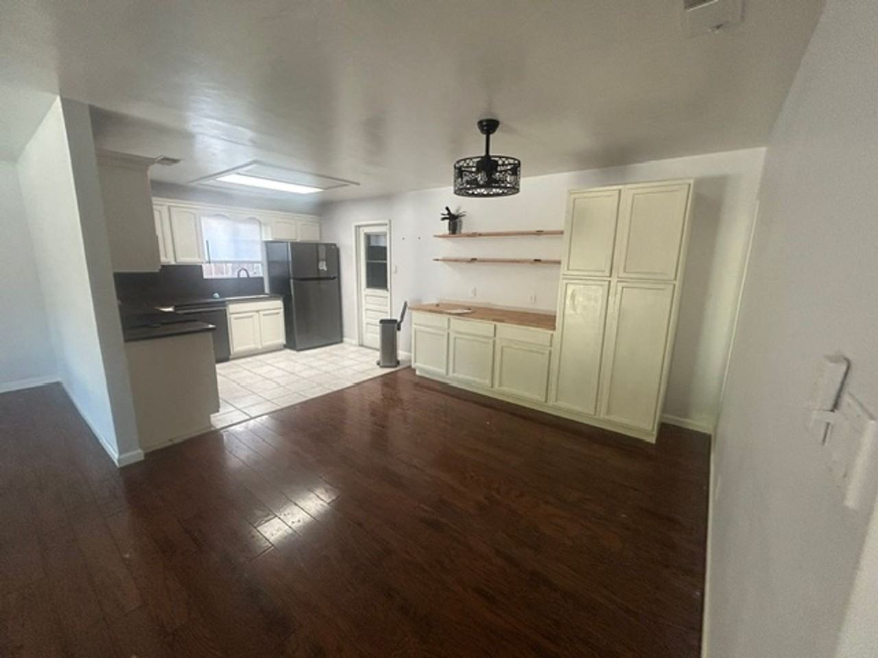 1331 W Mary Ct - Photo 6 of 23