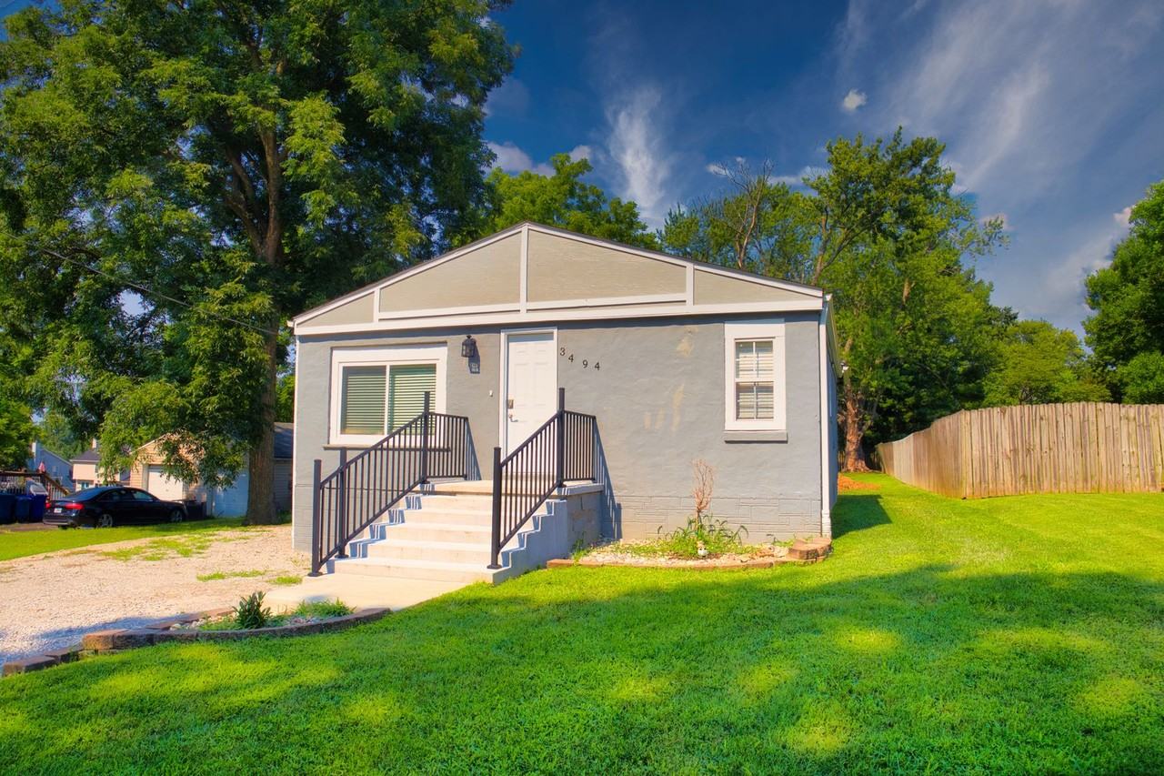 3494 Ludlow Ave - Photo 3 of 31