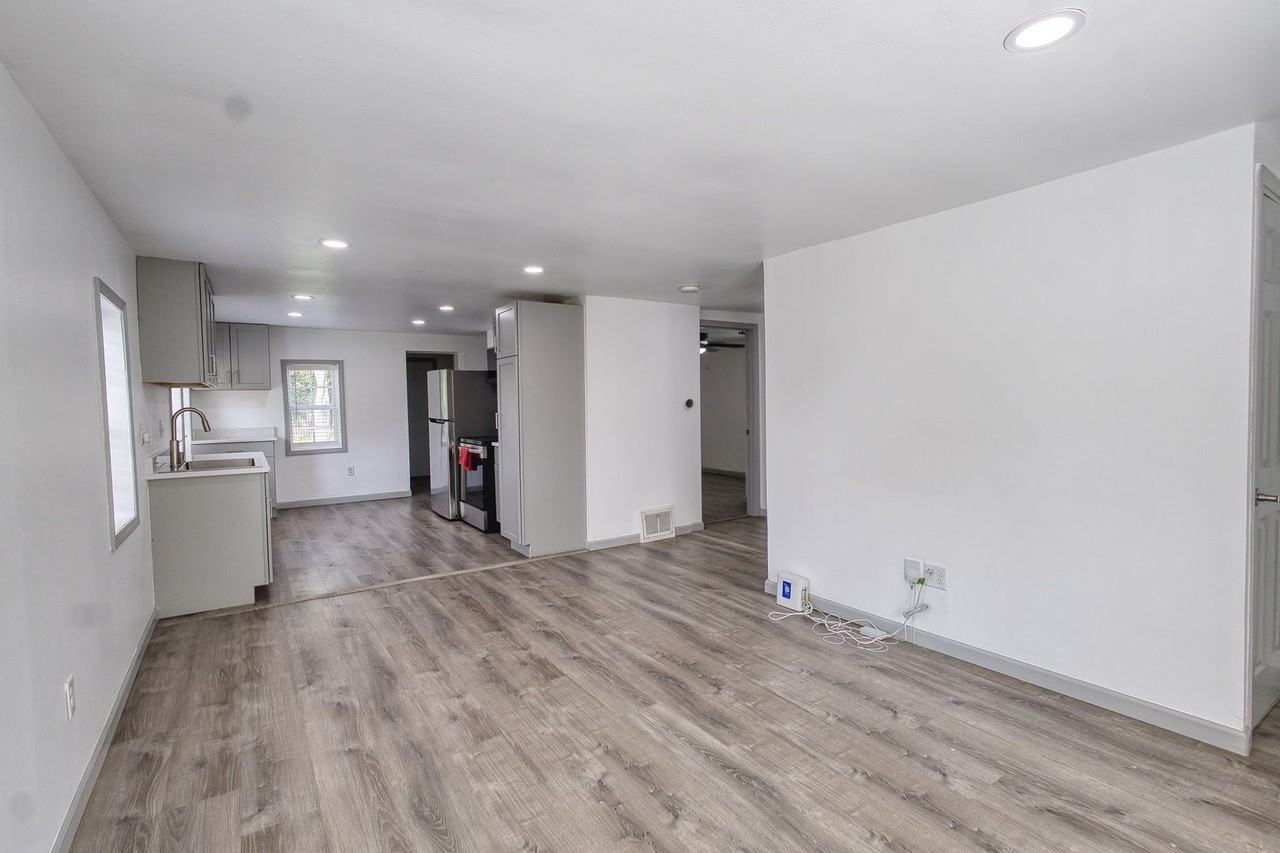 3494 Ludlow Ave - Photo 7 of 31