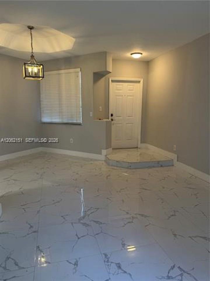 8360 8360 NW 10th St th 9C - Photo 3 of 15